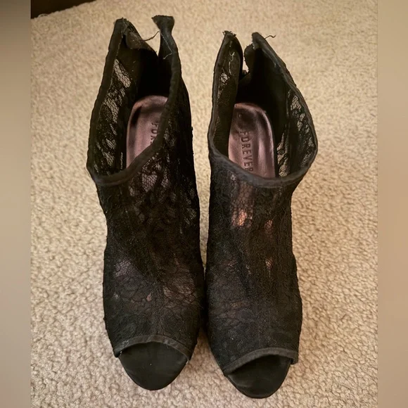 Black Lace Peep Toe Stiletto Heels - Picture 2 of 4